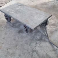 Carrello con ruote 