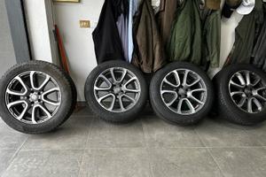 4 gomme invernali e cerchi per Maserati Levante