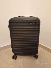 Valigia Amazon Basics 55cm – Come Nuovo