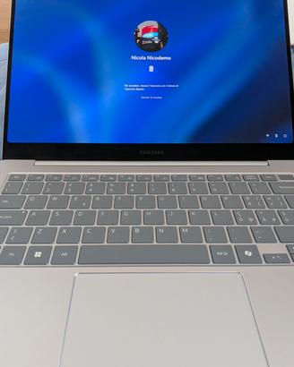 Samsung Book 4 Edge 14" (Snapdragon X Elite)