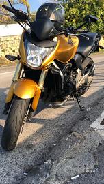 Honda hornet 600 cb600f