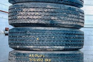 Gomme usate per rimorchio misura 265/70 R 19,5