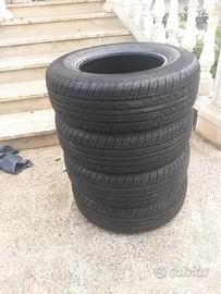 Gomme 215 70 r 15 semi nuove