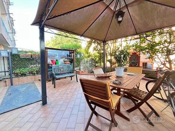 VILLA A SCHIERA A GIUGLIANO IN CAMPANIA