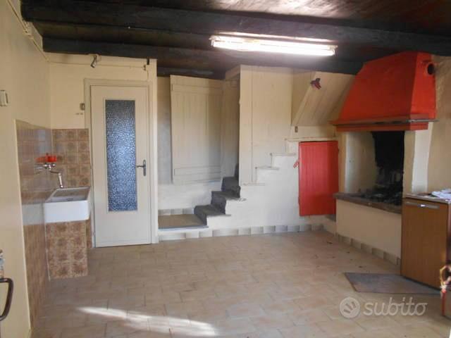 Rustico / Casale di 220 m² con 2 locali a Bagnolo - Vista 4