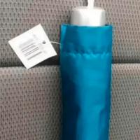 Ombrello azzurro portatile nuovo