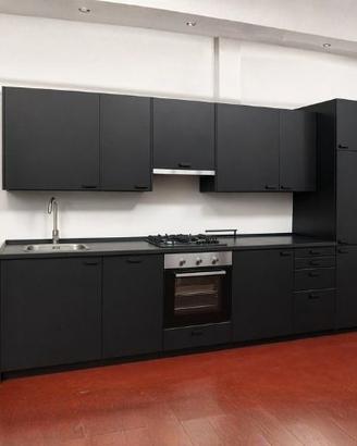 Cucina Nera Lineare Moderna Elettrodomestici
