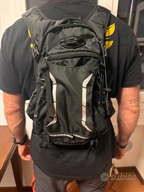 Zaino trekking-Mtb-trail running con camel-bag