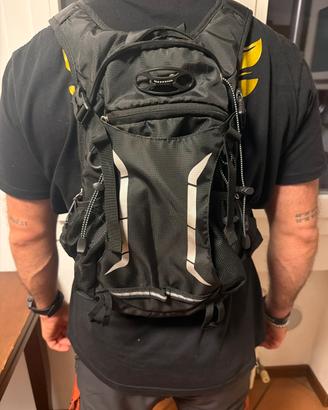 Zaino trekking-Mtb-trail running con camel-bag