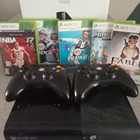 XBOX 360 con giochi e 2 controller