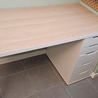 scrivania + cassettiera ikea