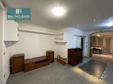 TRICAMERE RISTRUTTURATO IN PICCOLA PALAZZINA