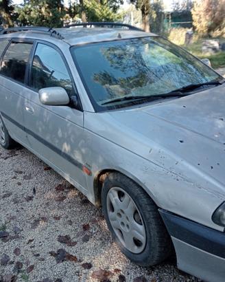 ricambi Toyota Avensis Turbo Diesel 2000 -