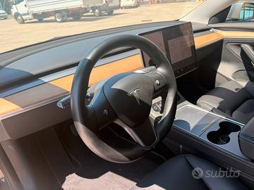 Tesla Model 3 Long Range Dual Motor awa AMD