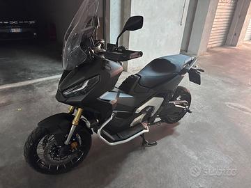 X ADV 750 pari nuovo