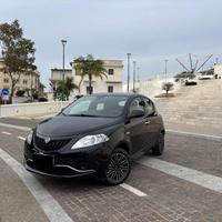Lancia Ypsilon 1.0 FireFly 70 cv Hybrid S&S 5p Oro