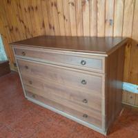 Cassettiera piú comodino