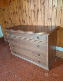 Cassettiera piú comodino