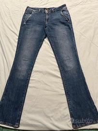 Jeans Guess con tasche maschili