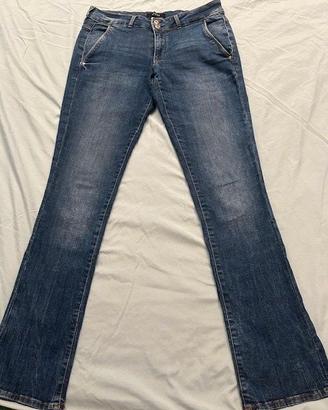 Jeans Guess con tasche maschili