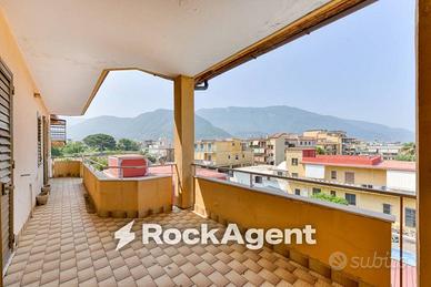 Appartamento di 182 m² con 5 locali e box auto a G