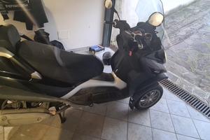 piaggio mp3  con stereo