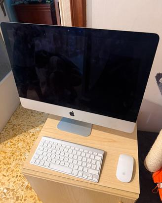 IMAC 21,5 8GB  RAM, 1TB hardisc aggiunto.