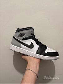 Air Jordan 1 Mid Smoke Grey