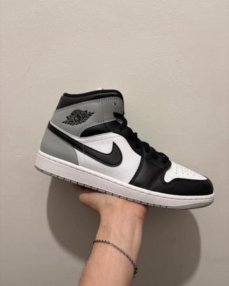 Air Jordan 1 Mid Smoke Grey