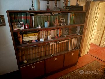 Libreria a colonna in legno noce stile anni 40-50