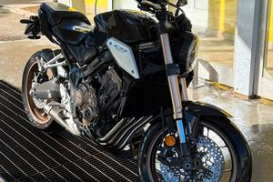 Honda cb650r - nero opaco - 970km