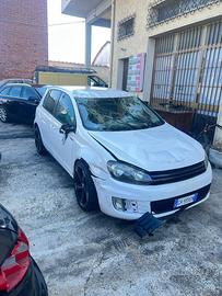 Golf 6 incidentata