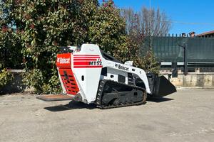 P169 - MINIPALA BOBCAT MT52