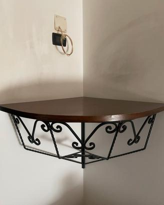 Angoliera in legno masselle e ferro battuto