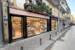 NEGOZIO A MARANO DI NAPOLI