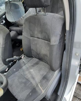 DACIA SANDERO 2009 - TAPPEZZERIA