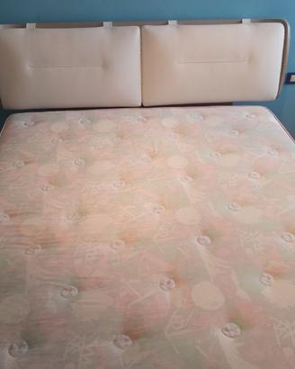 Letto matrimoniale