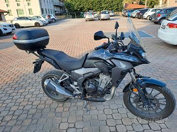 Honda CB 500 X nera grigia bauletto givi paramani