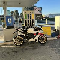 Yamaha r1 60 anniversario