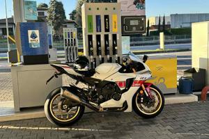 Yamaha r1 60 anniversario