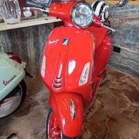 Piaggio Vespa Primavera Red 50/125/150cc Disponibi