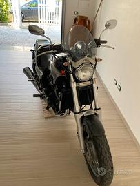 Moto Yamaha modello V-Max