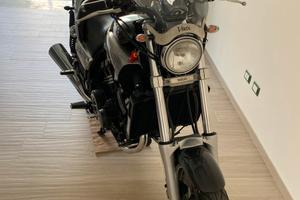 Moto Yamaha modello V-Max
