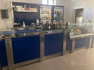 Attrezzatura completa bar con cucina