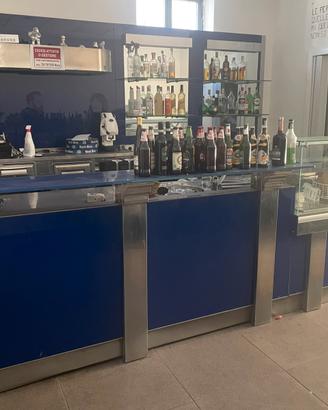 Attrezzatura completa bar con cucina