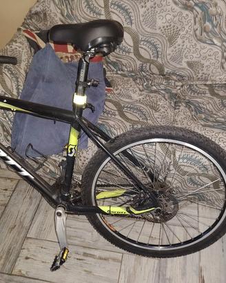 Bici Marca Scott modello scale 70 