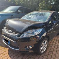 AUTO FORD FIESTA 1.2 TITANIUM