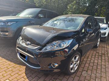 AUTO FORD FIESTA 1.2 TITANIUM