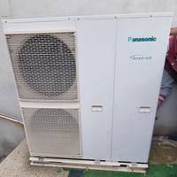 Chiller Acquarea ht 9 kw usata 