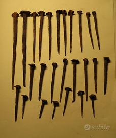 26 antichi chiodi da collezione o da usare in ferr
